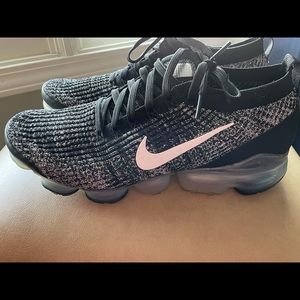 Nike Flyknit Men’s size 10.5